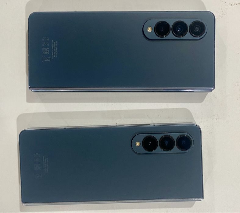2 x Samsungs Z Folds 4 (ecras internos avariados)