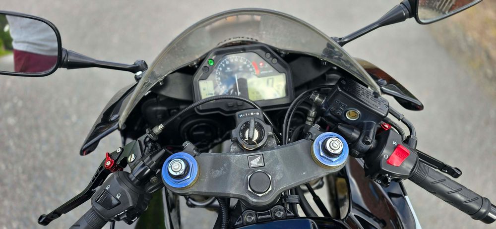 Honda CBR 600RR PC37