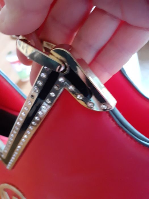 Sprzedam czerwoną damską TOREBKĘ