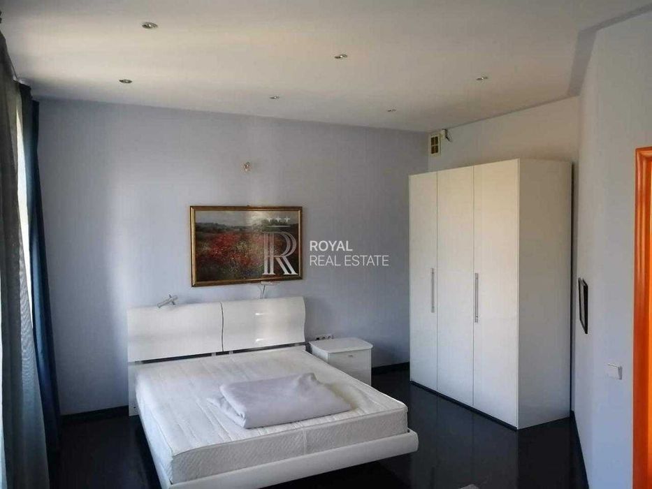 Оренда Будинок Конча-Заспа 520 м² 9 кімнат 21 сотка Вихід до Дніпра Сонячні панелі Басейн Лазня Причал Гараж