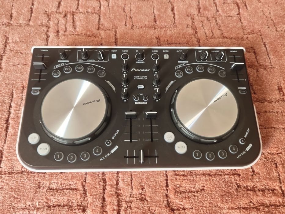 DJ-контролер Pioneer DDJ-WeGO K в ідеалі + кабелі