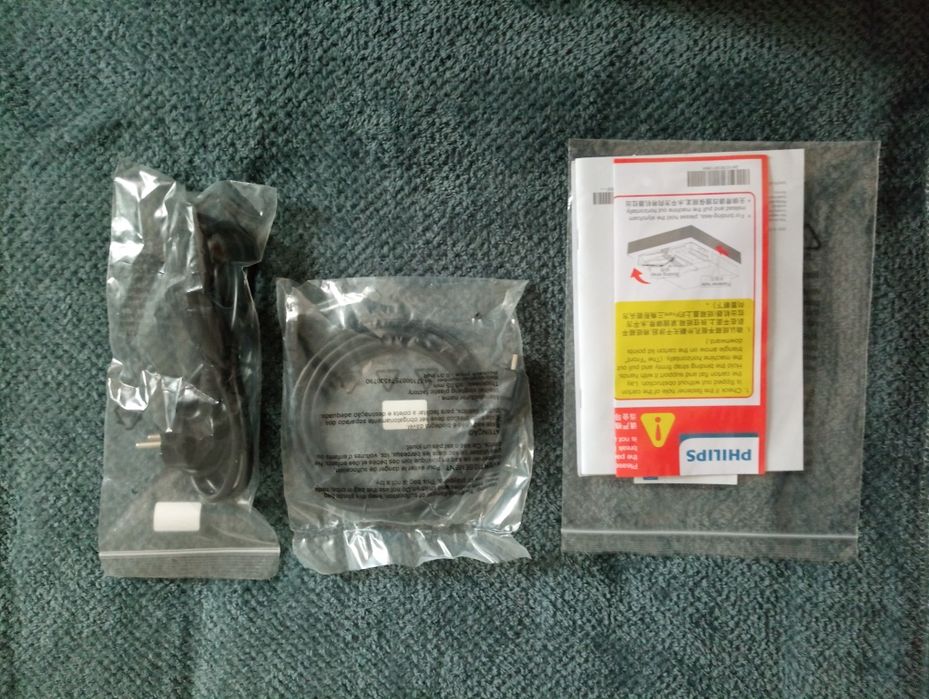 Монітор Philips 243V7Q