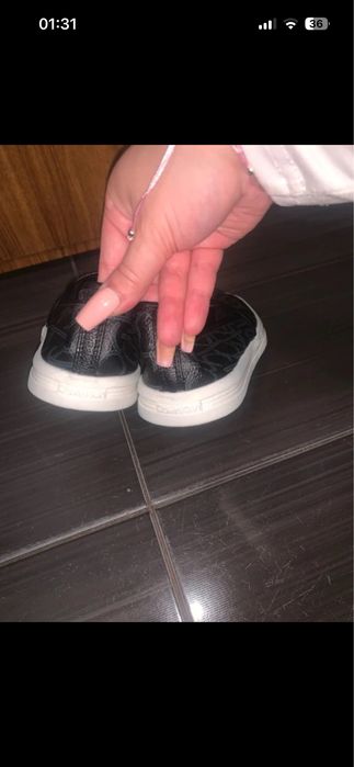 Buty damskie firmy „Calvin Klein”