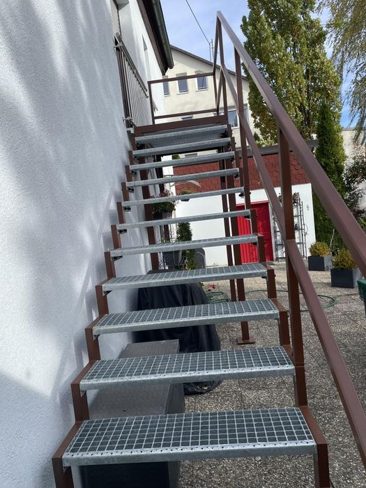 Płoty,bramy bramy garażowe ogrodzenia, balustrady,schody,montaż płotów