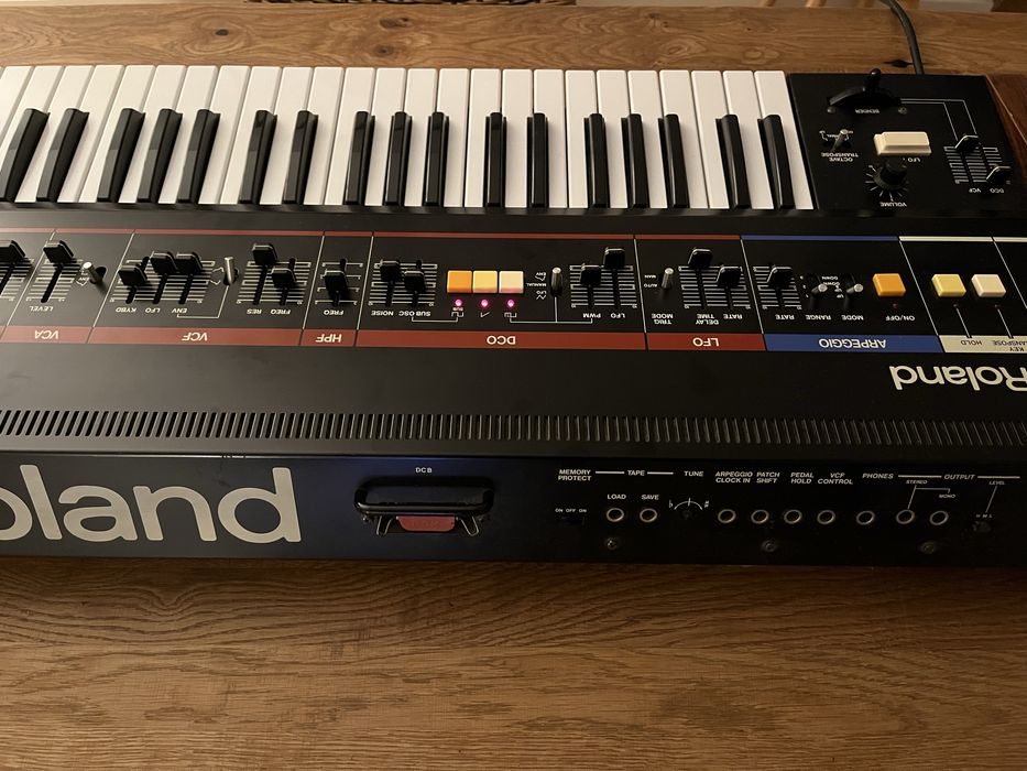 Sintetizador Roland Juno 60