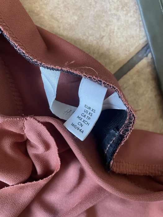 Só 13€ lote roupa XS marca - calcas, saia, camisola