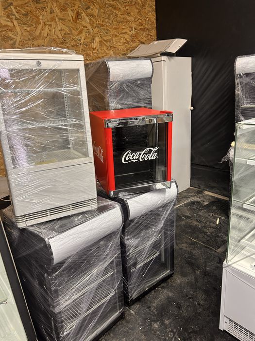 Барный холодильник  Витрина в кафе Ретро холодильник б/у