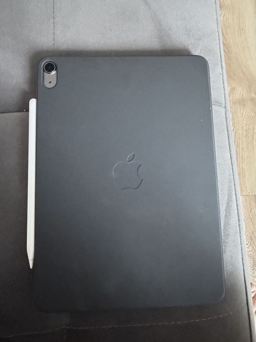 Tablet APPLE iPad Air 10.9” 5 gen. 256 GB Wi-Fi Gwiezdna szarość