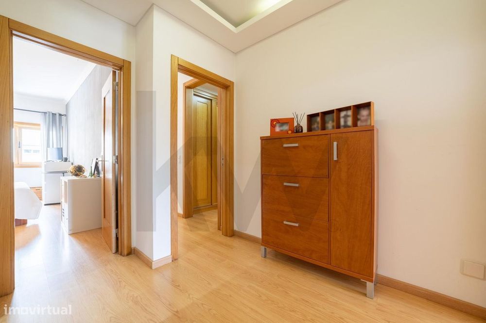 Apartamento T3 com Suite, Arrecadação e Garagem para 3 Carros