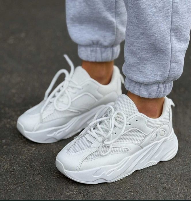 Жіночі кросівки натуральна шкіра