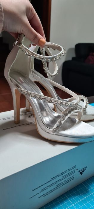 Sandália tiras cerimónia/noiva brancos com detalhes prata