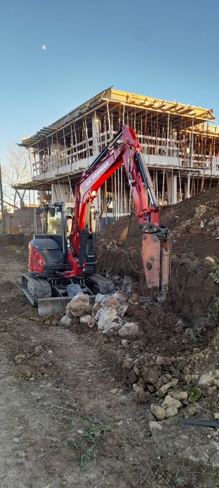 Escavações terraplanagens e limpeza de terrenos