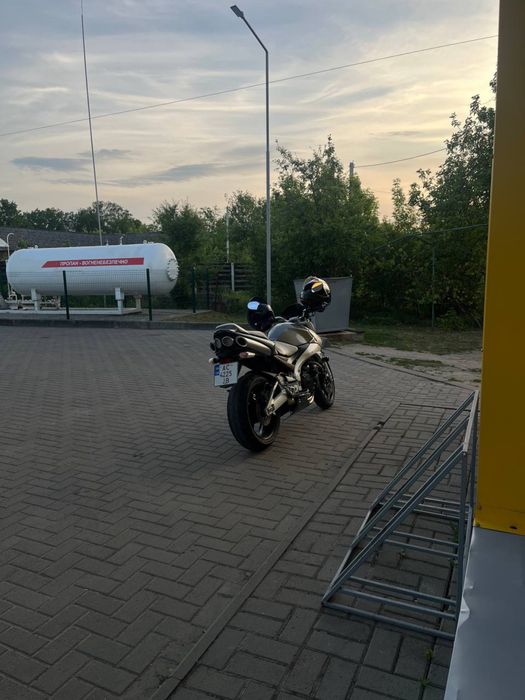 SUZUKI GSR600 2006