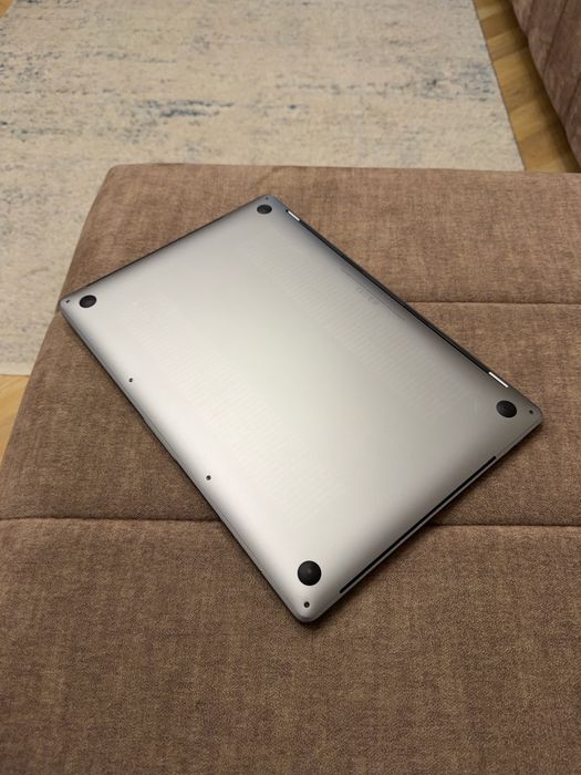 Macbook pro 15 2018 / 2019 i7 / 16gb / 512gb/ Radeon Pro 4 ГБ 92% АКБ