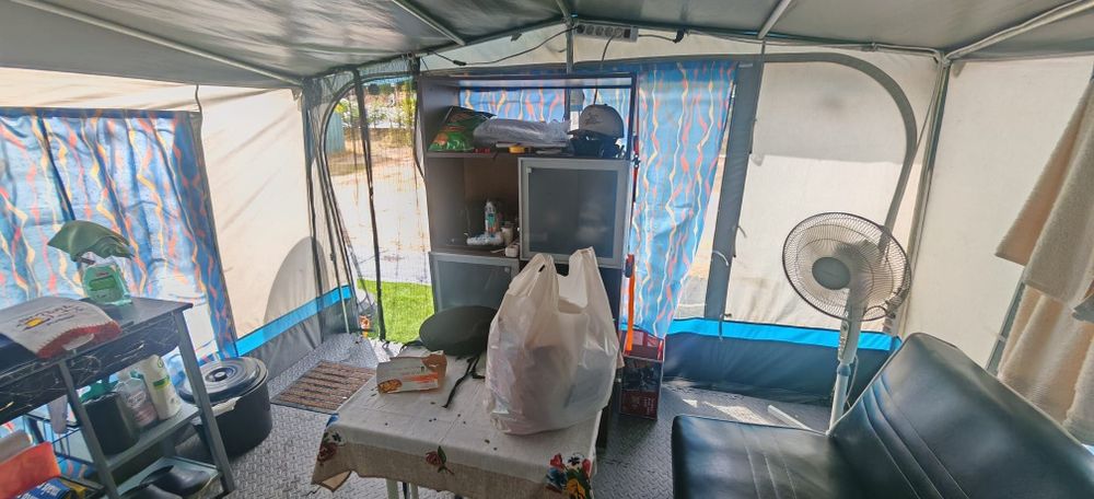 Caravana com avançado pluma 300