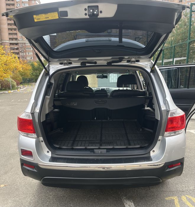 Продаю авто Highlander 2011 року