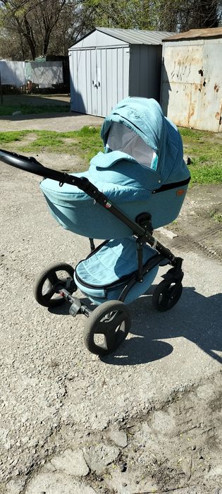 Продам коляску Safari