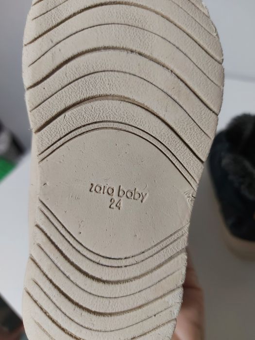 Buty zimowe Zara, ocieplane roz.24