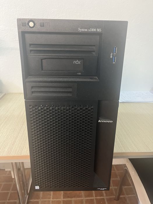 Servidor Lenovo System x3100 M5