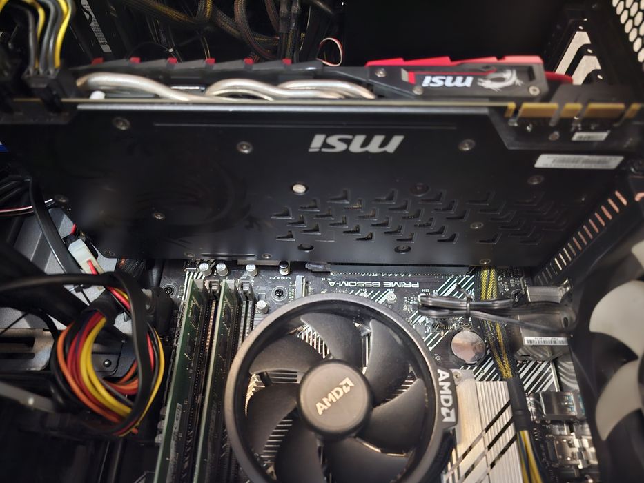 PC - B550 - Ryzen 3600 - 16GB 3200 DDR4 - 500GB + 2TB - GTX 1070 8GB