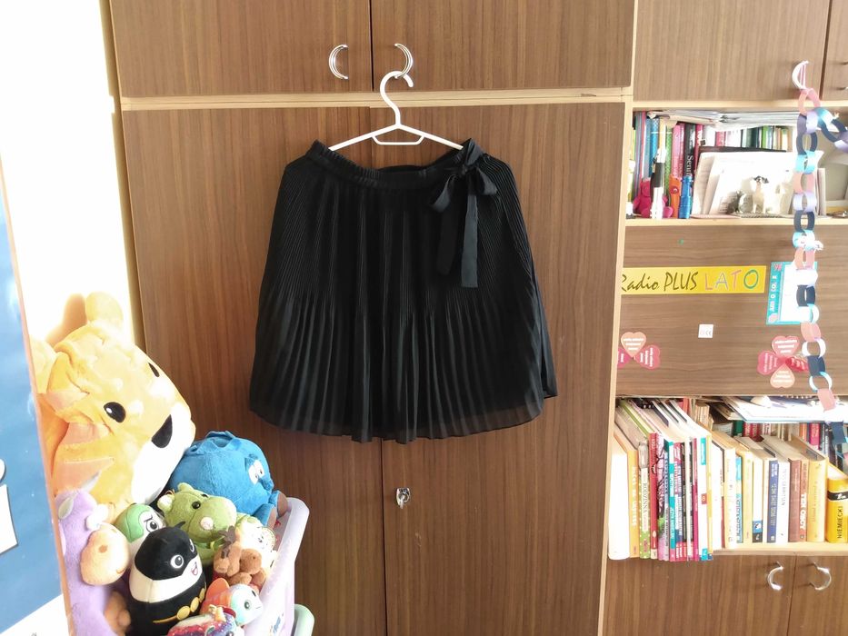 Sprzedam czarną spódniczkę rozmiar 36 dla dziewczynki RESERVED