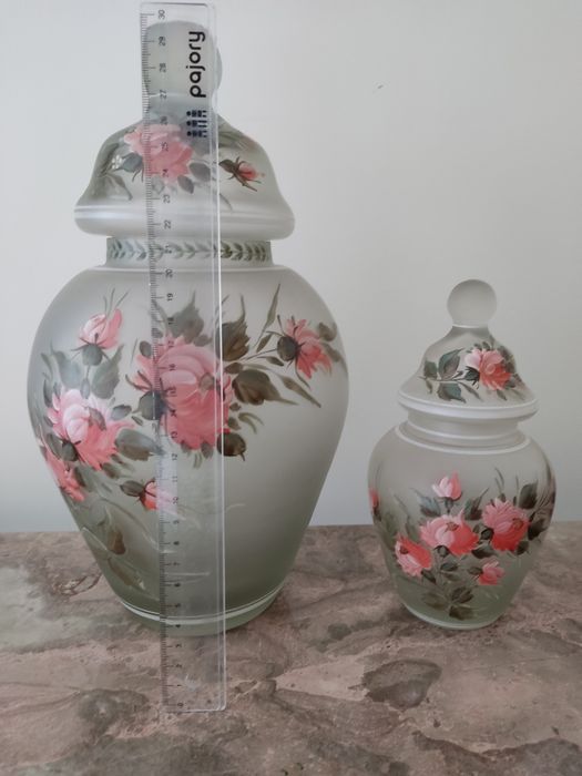 Potes de vidro pintado