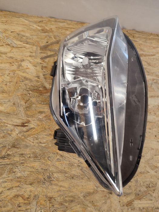 Lampa Reflektor Lewy Przód Seat Ibiza IV 4  Zwykła 15r Oryginał