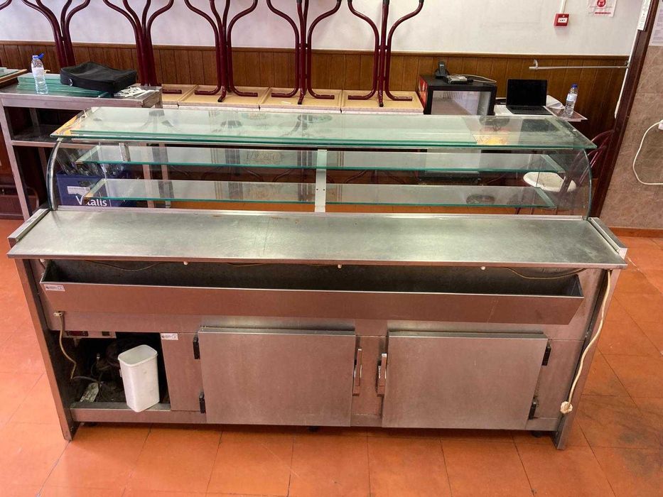Balcão Vitrine Refrigerado grande