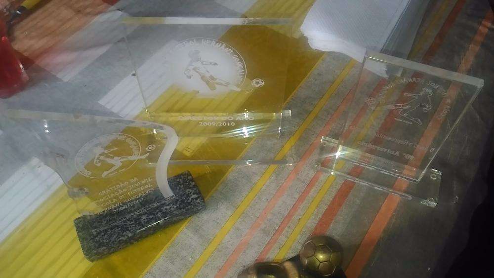 Lote de troféus desportivos