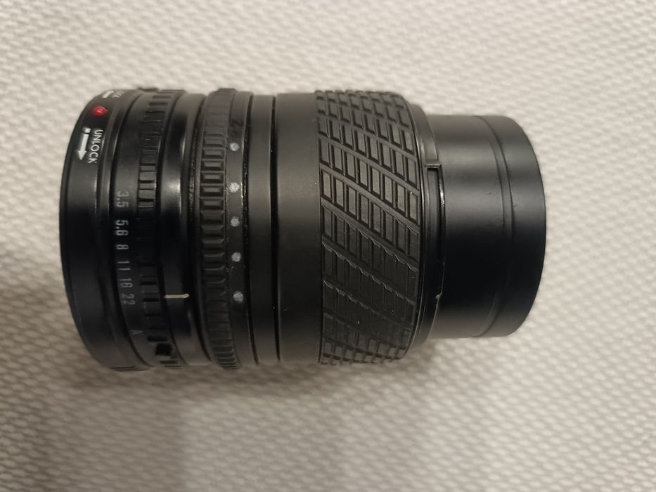Obiektyw Sigma UC zoom 28-70 ,F 3,5-4,5 MC. Mocowanie Canon FD .