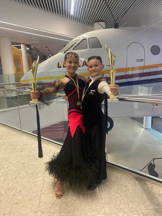 Неймовірна сукня для бальних танців