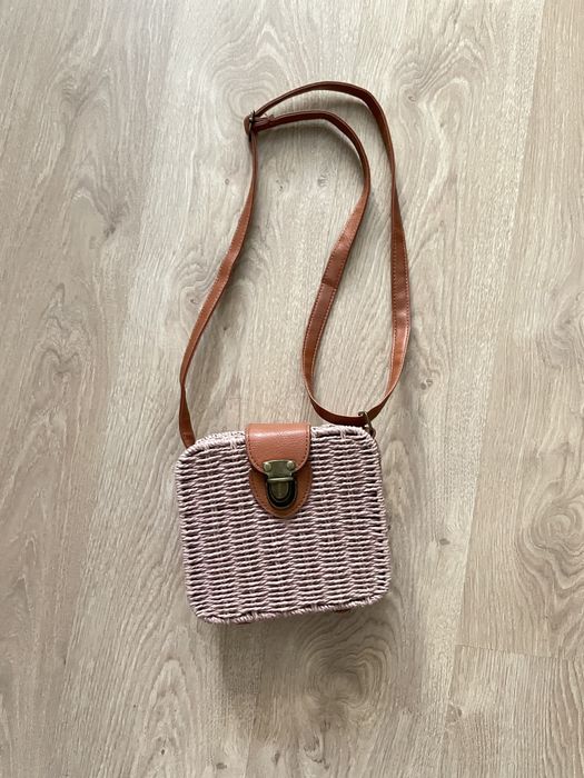 Соломʼяна плетена каркасна літня сумка кросбоді