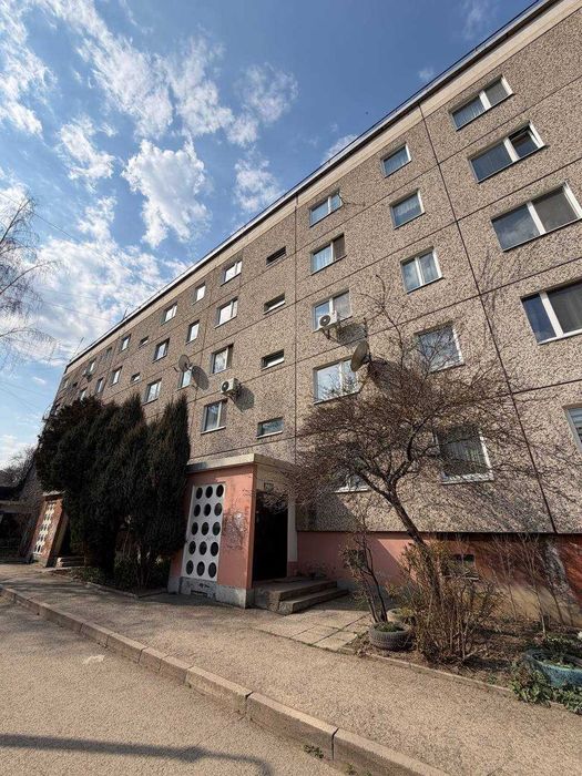 Продаж 2-кімнатної квартири з ремонтом і меблями по вул. Тролейбусна