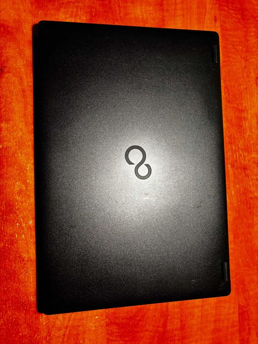 Fuijitsu Lifebook E558 15.6 IPS Intel Core I3 7130U, 8 GB Ram, 240 ssd