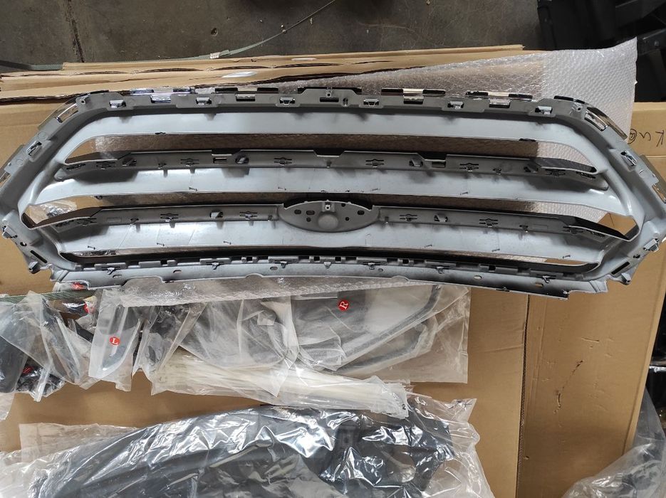 Ford Escape 2017 2018 2019 решетка радиатора Куга Форд Ескейп запчасти