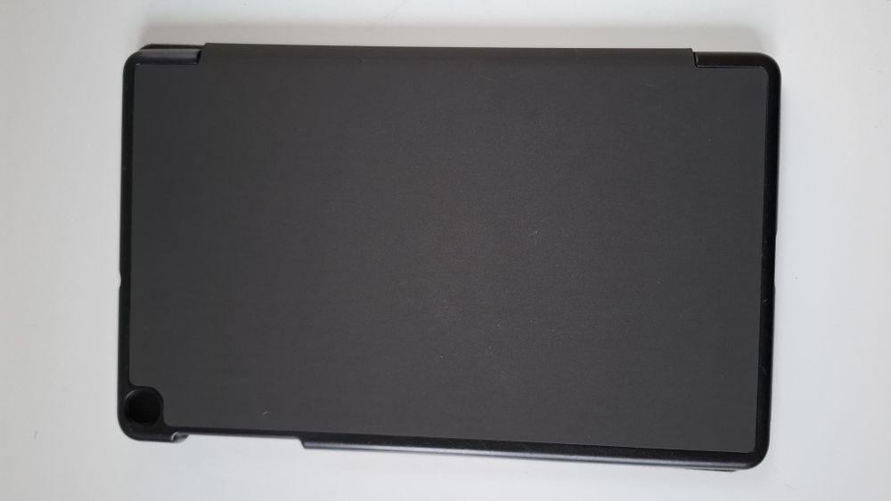 Samsung Galaxy tab A com capa de marca EasyAcc