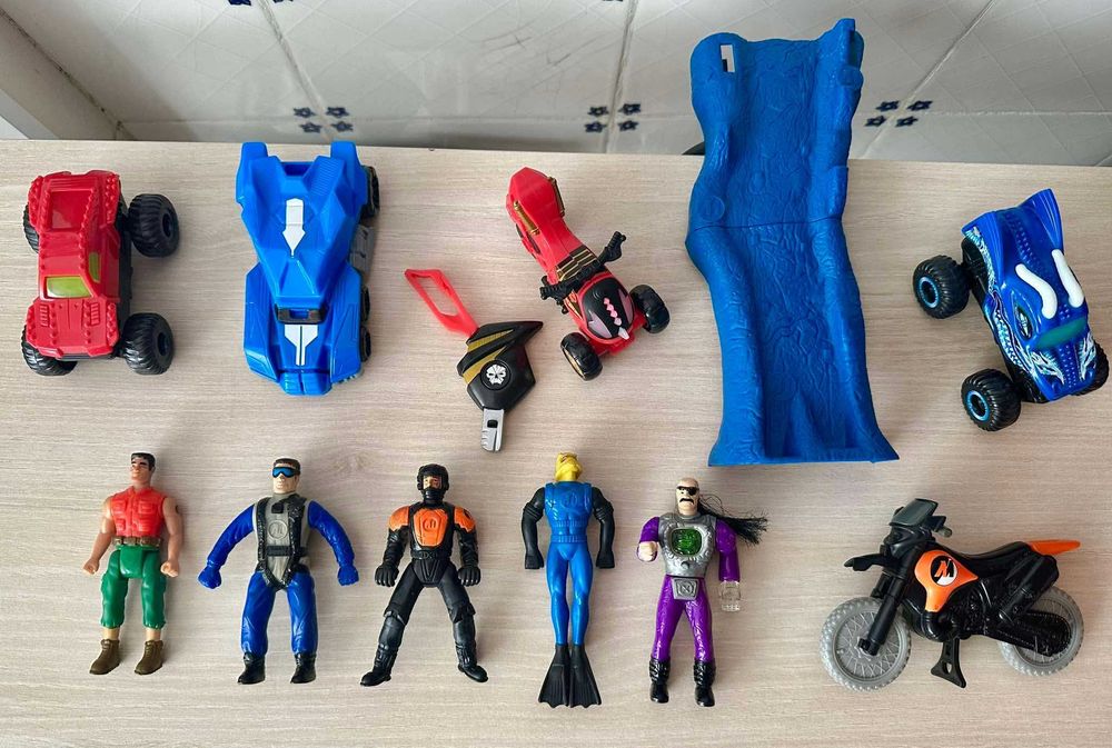 action man bonecos brinquedos figuras action figure super herois marvel carros motas veiculos jurassic park mundo jurassico parque dinossauros