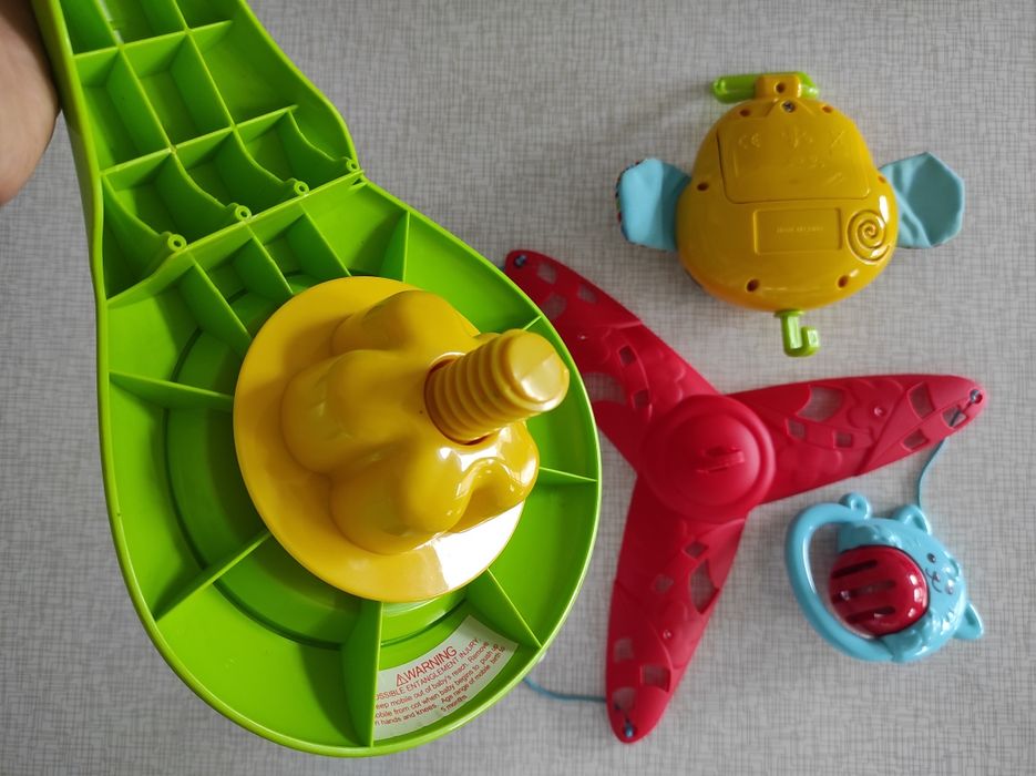 Mobile musical p/ cama bebé - como NOVO