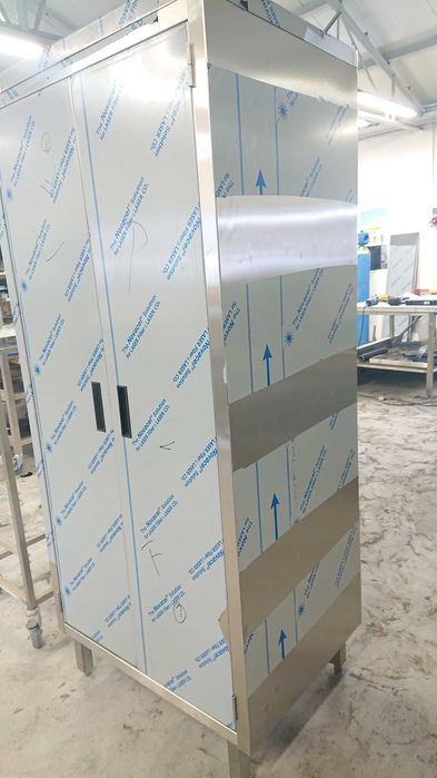 Szafa przelotowa 800x600x1800 4 drzwi uchylne
