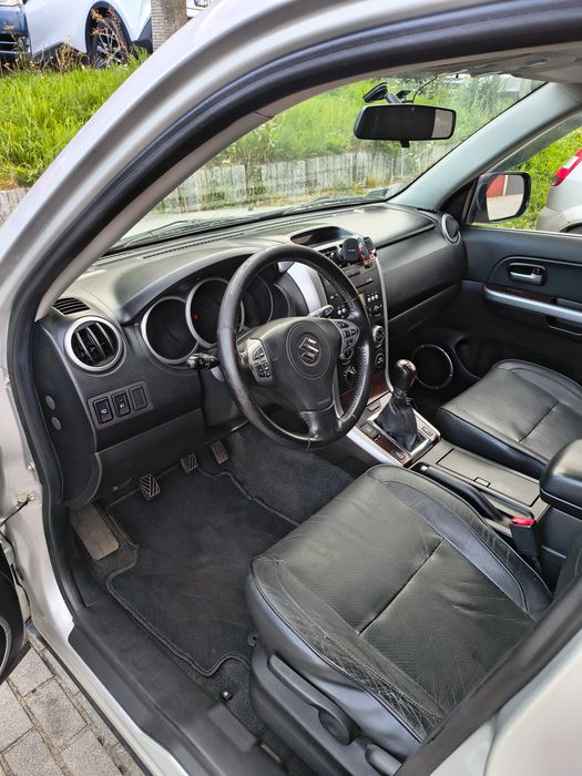 Suzuki Grand Vitara II 2008 2.0 140KM