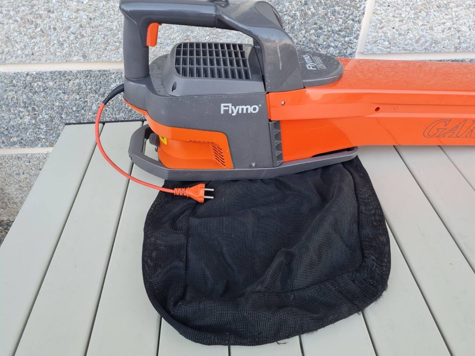 садовий пилосос-повітродув Flymo GardenVac