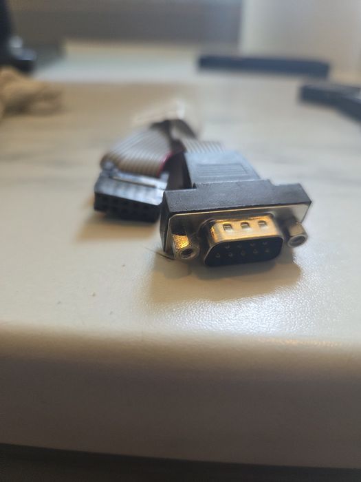 kabel adaptera szeregowego RS-232 (port COM) ze złącza DB9 na 10-pinowe złącze IDC (pin header)