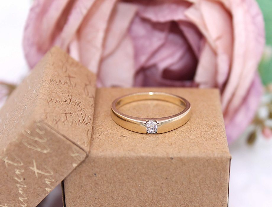 Złoty pierścionek p.585/2,00g z cyrkonią