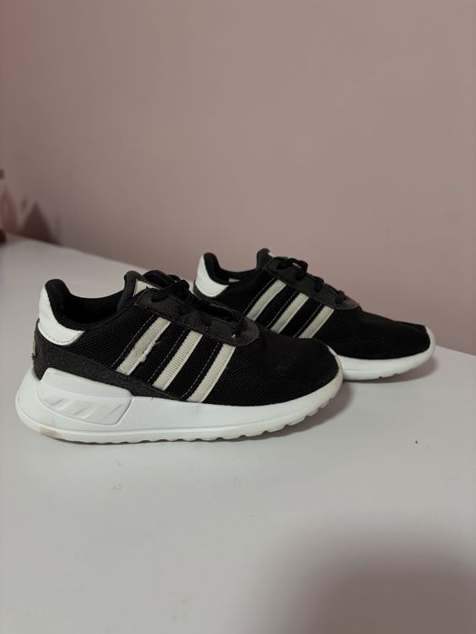 Кросівки adidas 27 розмір