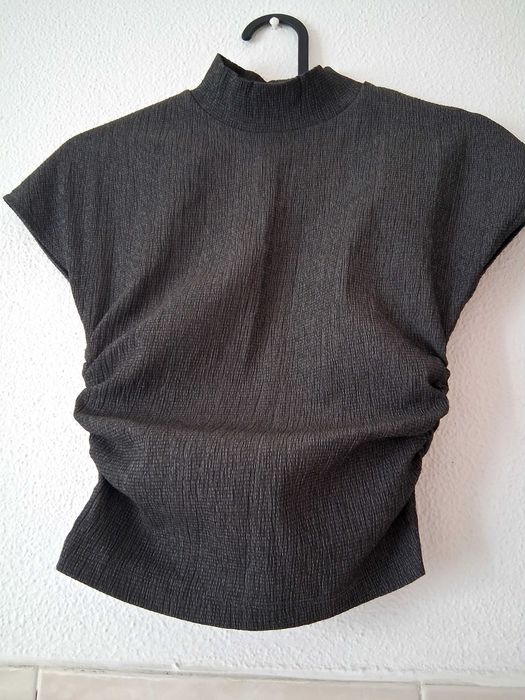 Calças justas,com top Zara.