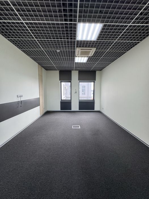 Готовий офіс 495 м² у БЦ Compass, Стрийська - 6 кабінетів + open space