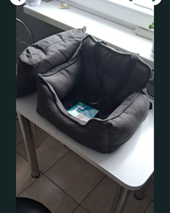 Fotelik samochodowy dla pieska