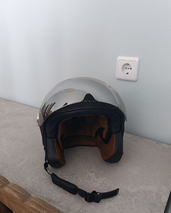 Capacete NEXX com viseira espelhada - Como novo