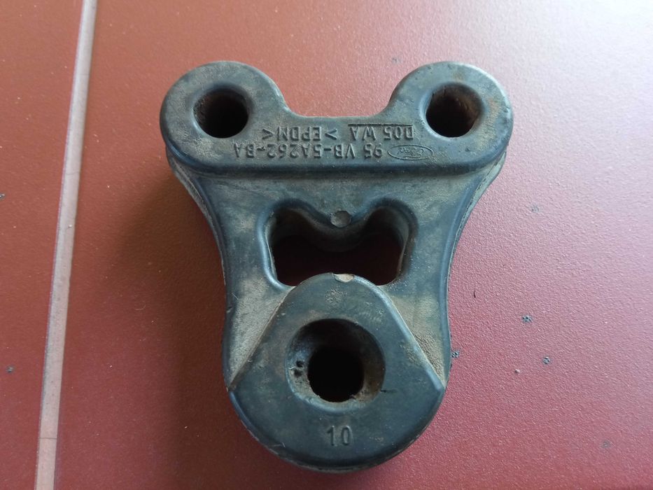 Резинове кріплення глушника 95VB-5A262-BA