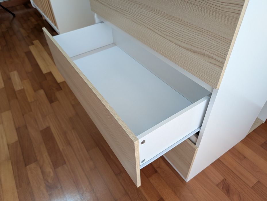 Cómoda modular com muda-fraldas